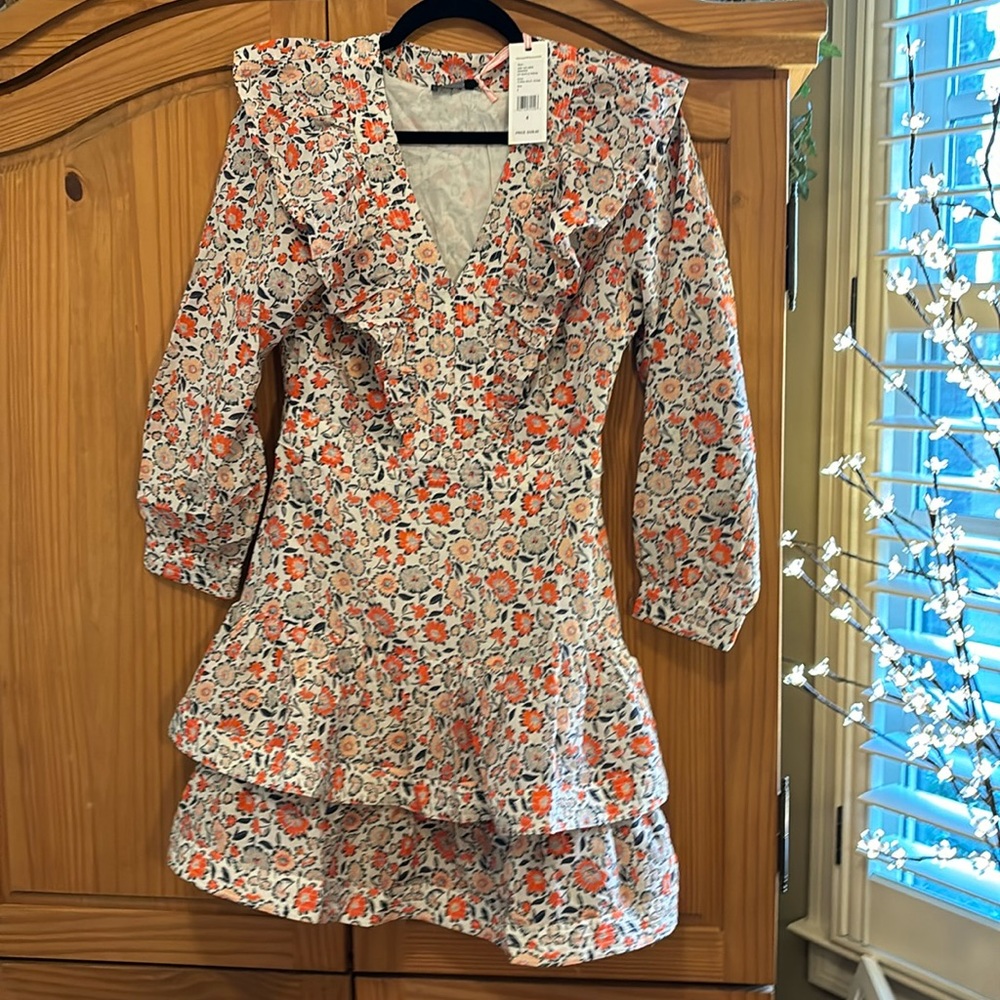 Vineyard vines size 4 new with tags! sold out Ivy ruffle dress. Perfect! Multi